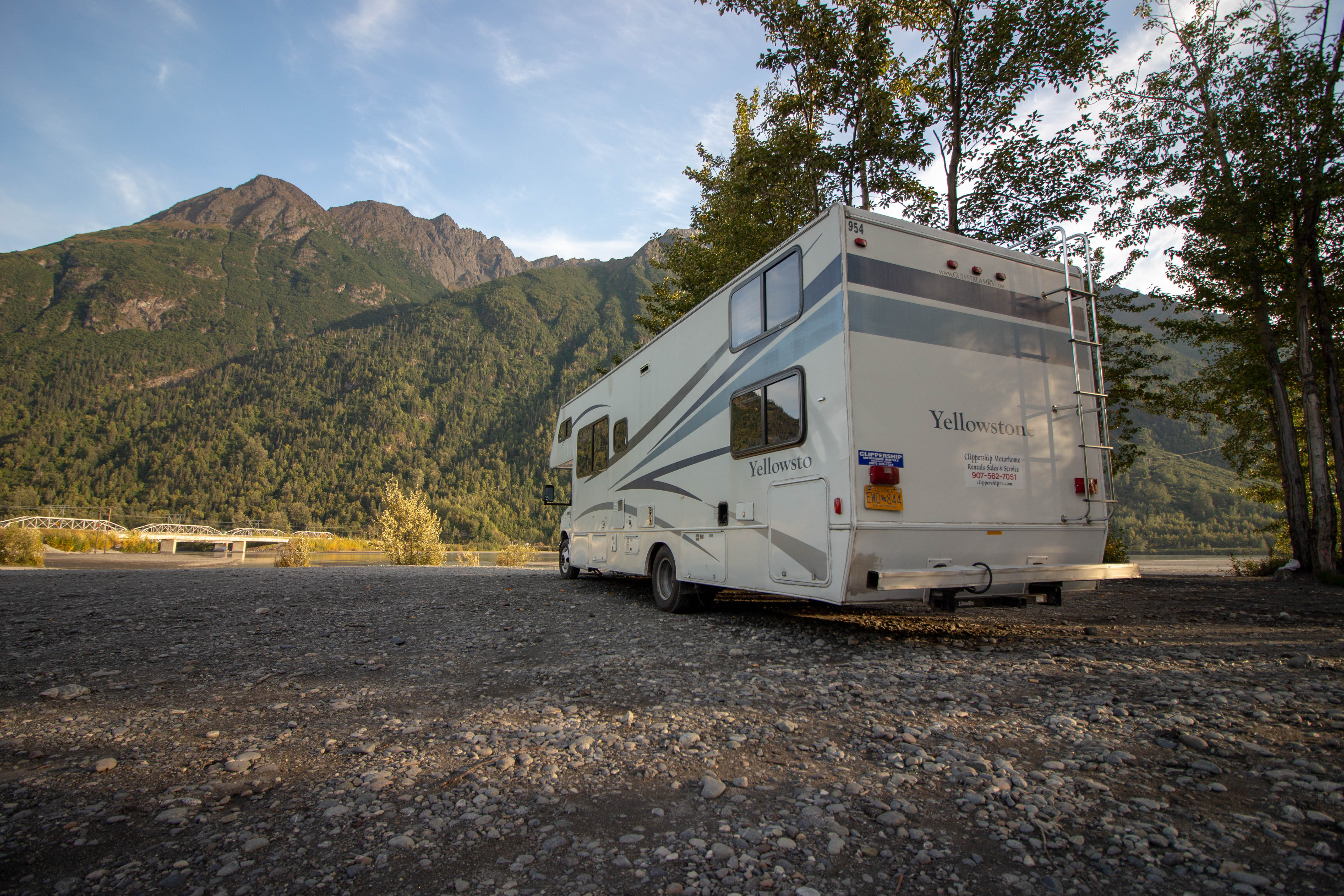 Le RV devant la Knik River