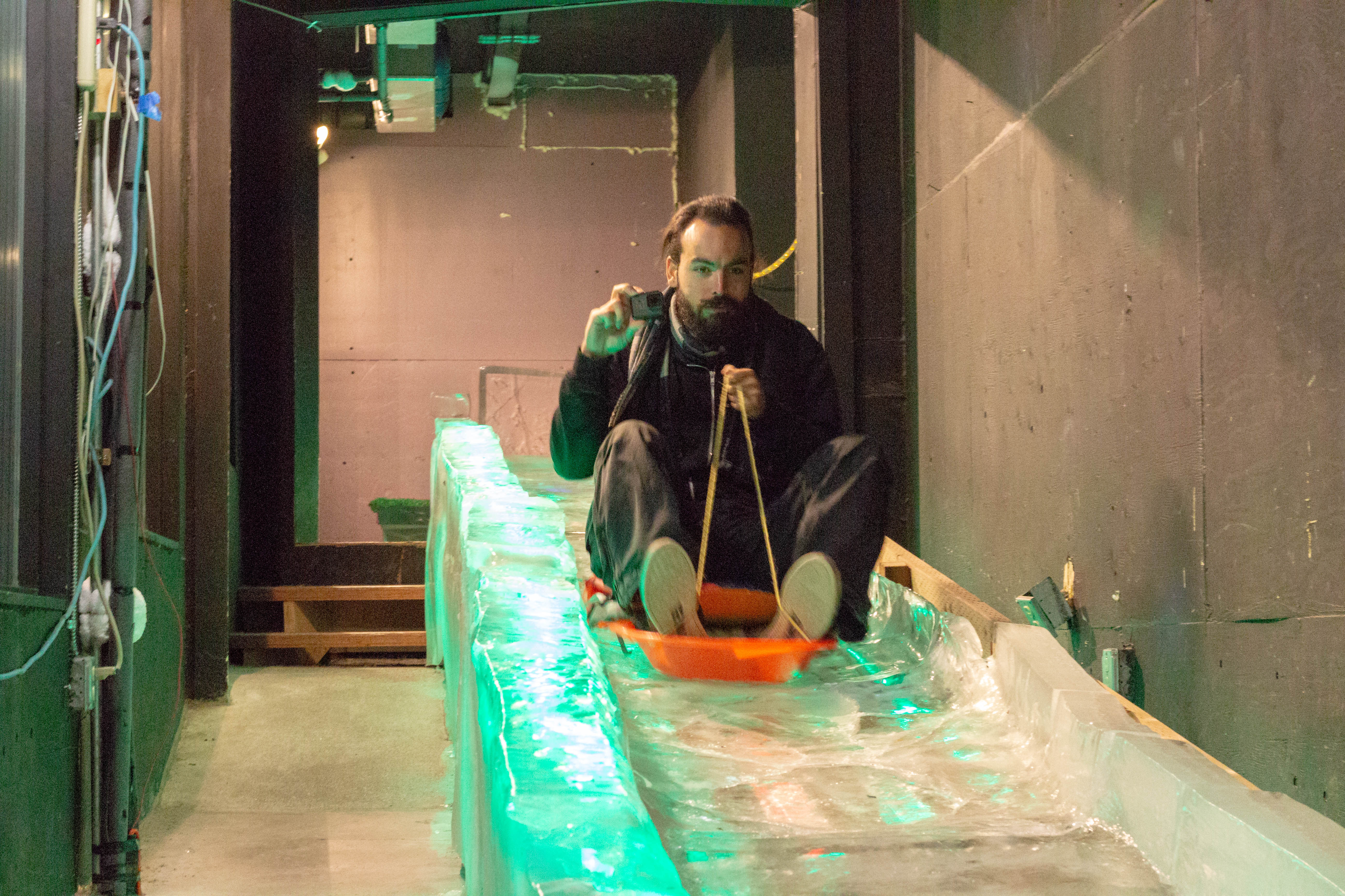 Mat' fait de la luge