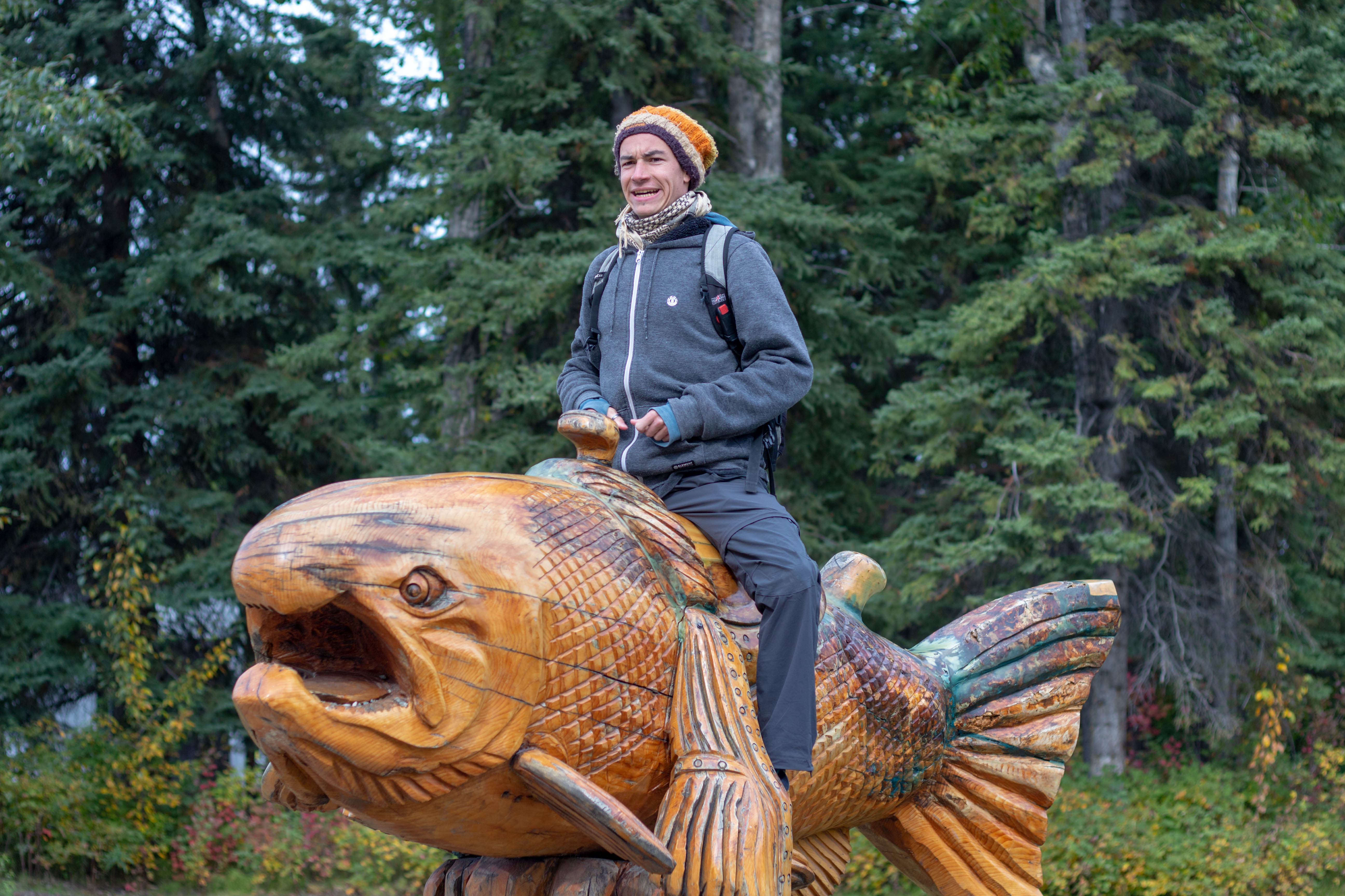 Clem' chevauche un saumon